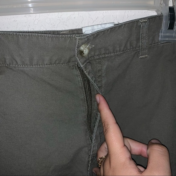 Columbia 5” Inseam Olive Green Colored Cargo Style Shorts 100% Cotton. - Picture 3 of 10